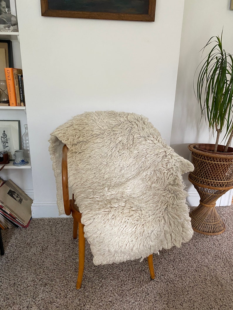 Vintage 70s white flokati shag rug / mcm cream rug ...