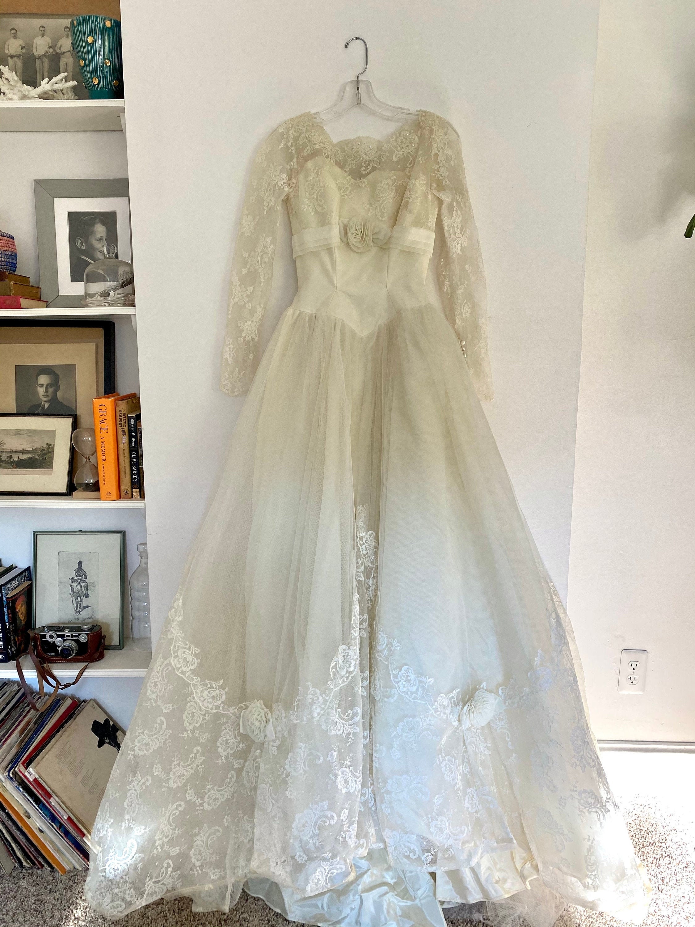 Vintage 1950s Ivory Alfred Angelo by Edythe Vincent Wedding Dress Size  Xsmall, Sweetheart Taffeta and Lace Wedding Dress - Etsy, image size:2250x3000