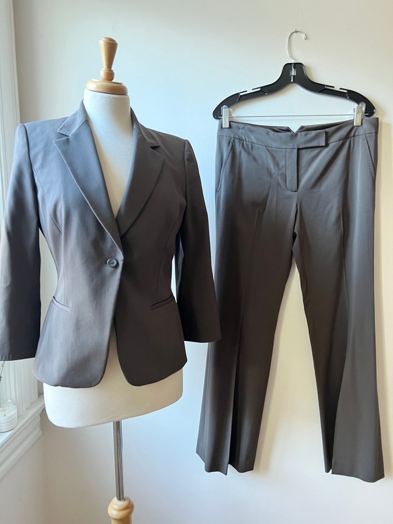 Vintage 90s Tahari wool minimalist suit size medium