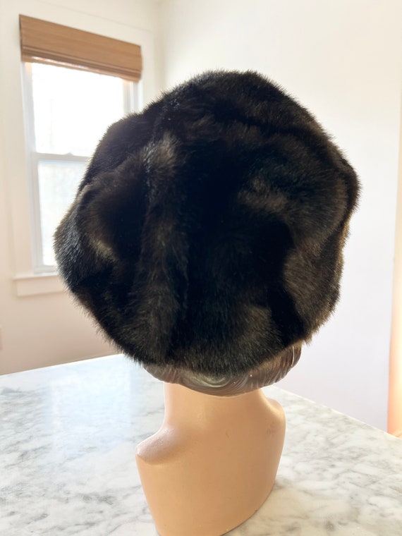 Vintage 1960s faux fur brown beret, chic vegan fu… - image 5