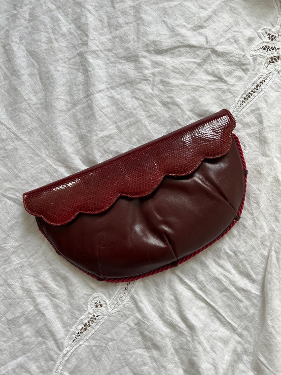 Vintage 70s red snakeskin clutch, burgundy leathe… - image 1