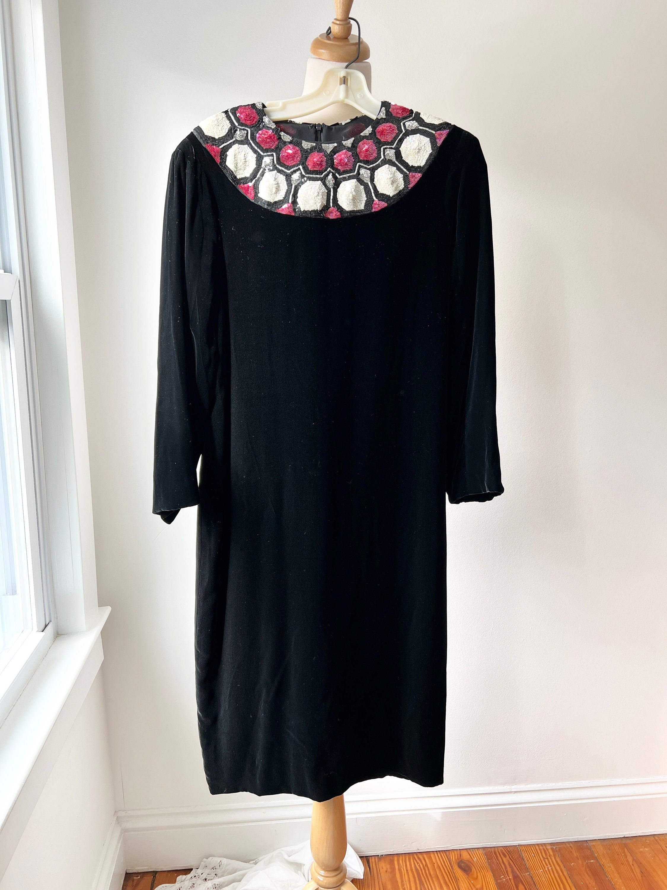 vintage black velvet dress with sequin collar size med, art deco embellished formal sheath dress, 1920s style sheath dress