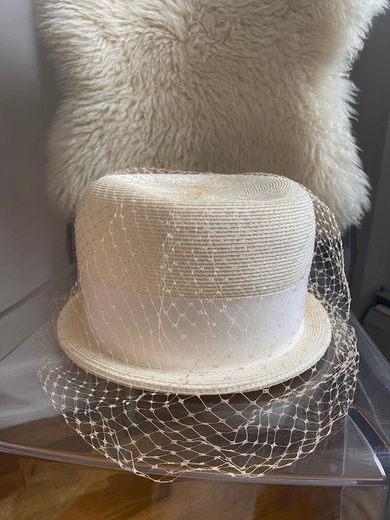 Vintage 1950s Ivory bridal hat with veil / white w