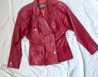 Blazer de chaqueta de cuero rojo cereza vintage, chaqueta de cuero rojo de doble pecho, blazer de cuero rojo tamaño mediano, blazer de cuero recortado