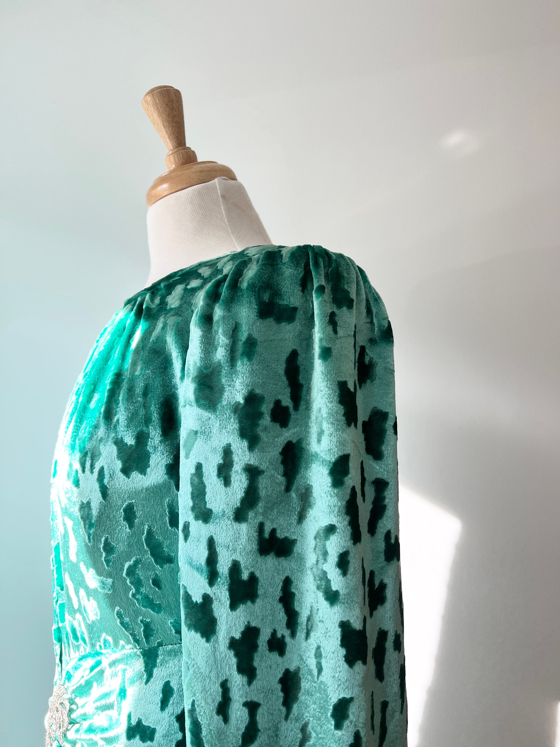 1980s Oscar De La Renta Green Velvet Evening Dress Med, Velvet Silk  Embossed Leopard Animal Print Designer Gown - Etsy