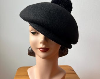 Vintage Eugenia Kim Wool Beret Feathered Pom Pom, Avant  display picture 1