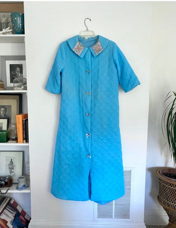 Vintage 60s quilted Blue robe / floral baby blue h