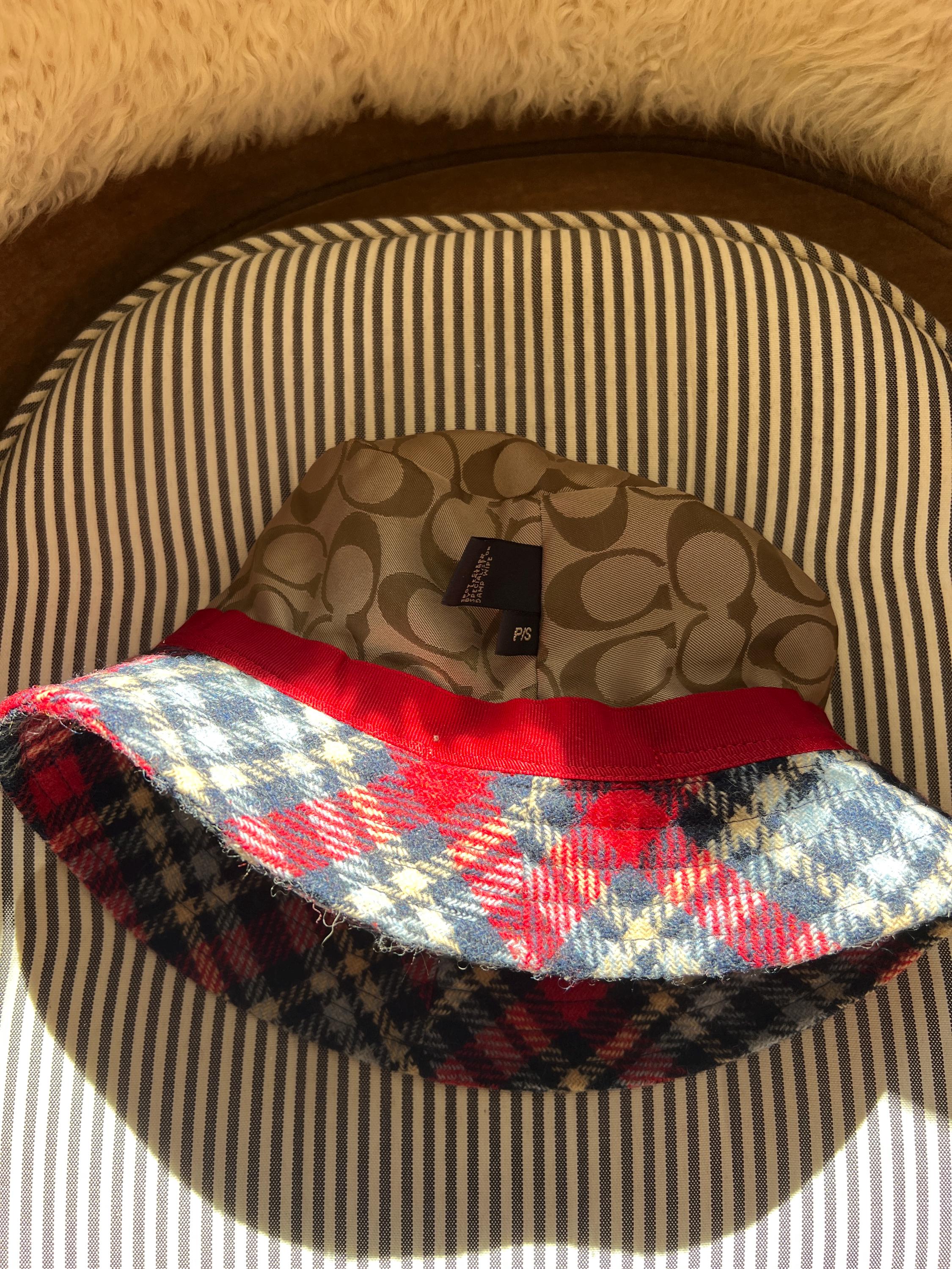 Vintage Coach Plaid Wool Bucket Hat Size Small, Winter Plaid  display picture 1