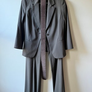Vintage 90s Tahari wool minimalist suit size medium