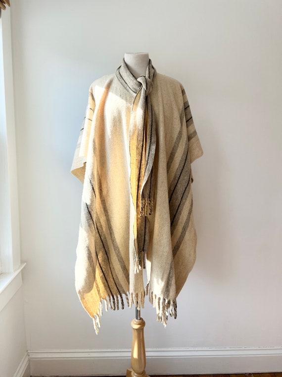Vintage 60s striped ivory wool cape with attached… - image 8