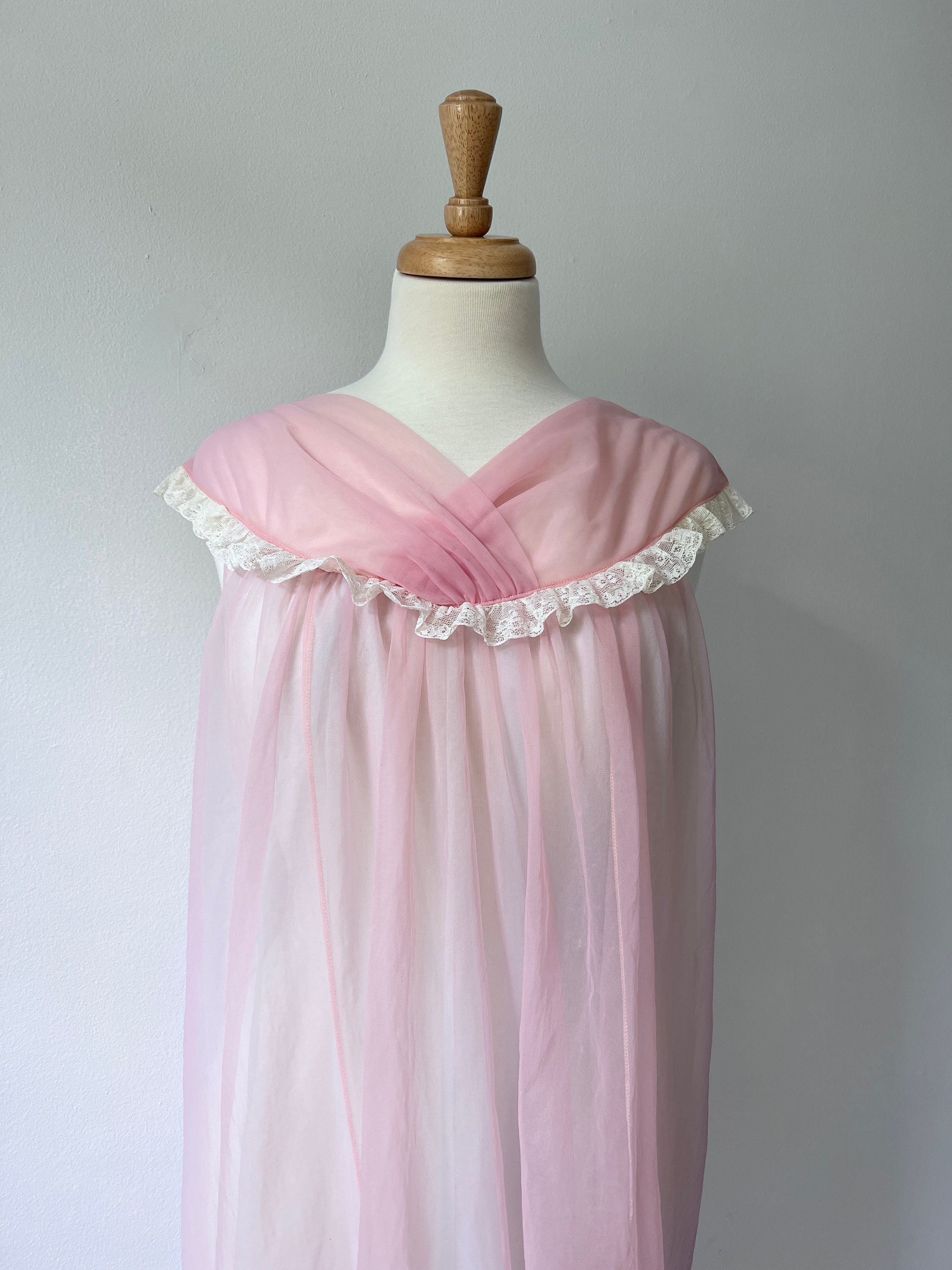 RARE 1950s bullet bra Vintage Slip lace chiffon Shiny Nightgown Lingerie  Nylon - Mercado 1 to 20 Dirham Shop