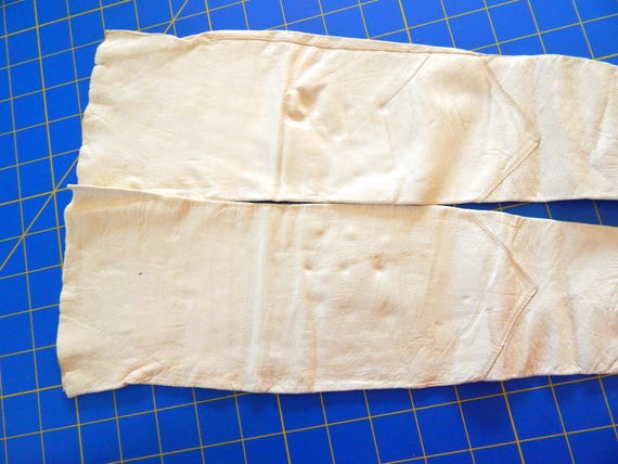 Opera Length Gloves Button Closure Vintage Leathe… - image 4