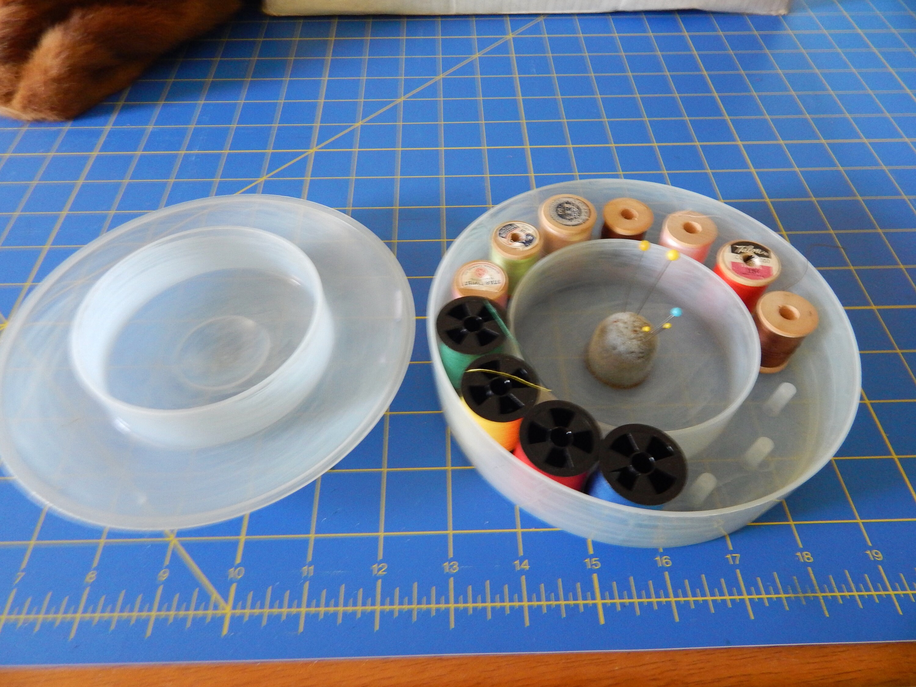 Vintage Round Plastic Sewing Thread Box With Needle and Pin Etsy