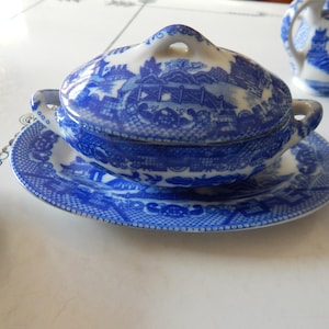 Child Set Blue Willow Soup Tureen and Under Plate - Blue Willow Child Casserole Dish and Platter