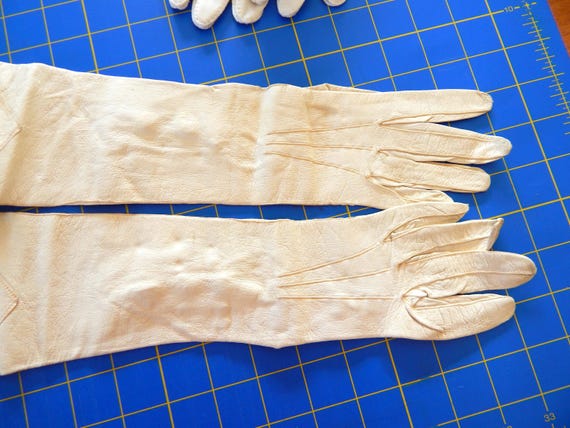 Opera Length Gloves Button Closure Vintage Leathe… - image 2