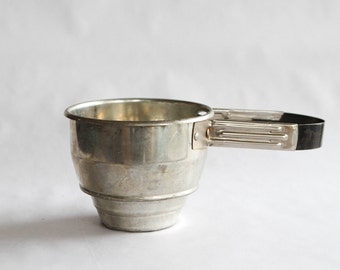 vintage flour sifter/sugar sifter/vintage bakeware