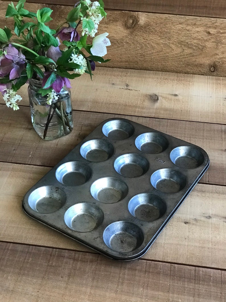 Vintage Skyline tart tin/12 tart tin/English baking pan/metal Etsy