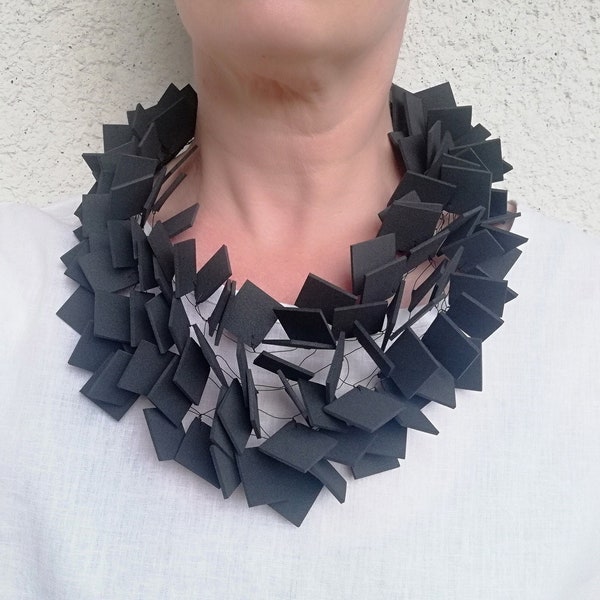 Collier géométrique noir pour femme, collier plastron pour femme