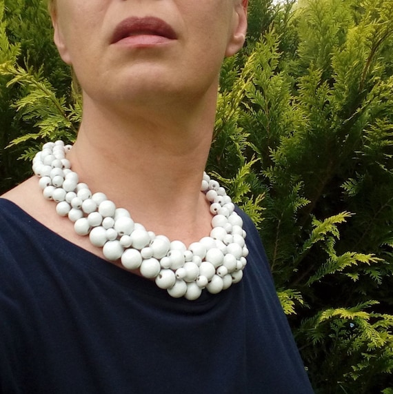 White Cristal❄️ Statement Necklace | Statement necklace, Shop necklaces,  Necklace