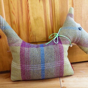 PDF Instant Download of pattern SCOTTIE DOG. Easy and fun. More patterns in &#39;HotDogs&#39; collection to buy: matching Dogs
