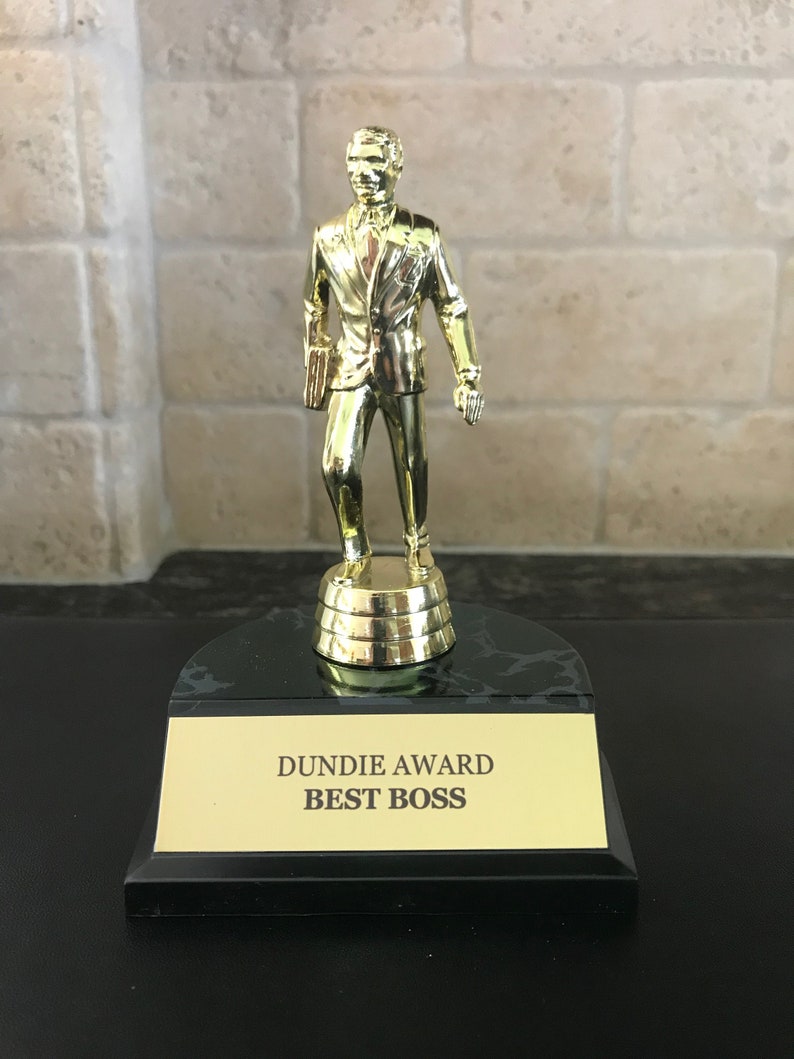 Dundie Award Trophy Don't Go In There After Me The Office TV Show Dunder Mifflin - Foto 4