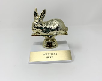 Pesca. Pescatore Con Una Canna Da Pesca Sulla Riva Del Fiume. Filatura - Foto 2