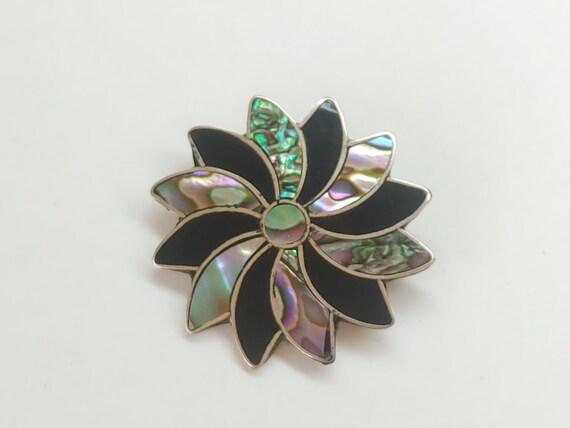 Vintage abalone pinwheel pendant - image 2