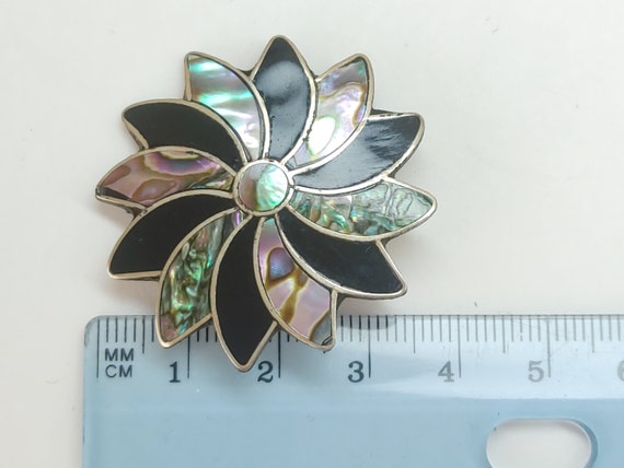 Vintage abalone pinwheel pendant - image 5
