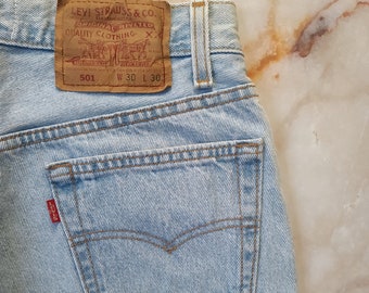 Size 27 28 Vintage Levi/'s 505 Grunge Jeans Tag size 31x30 in Faded Light Blue Item #330