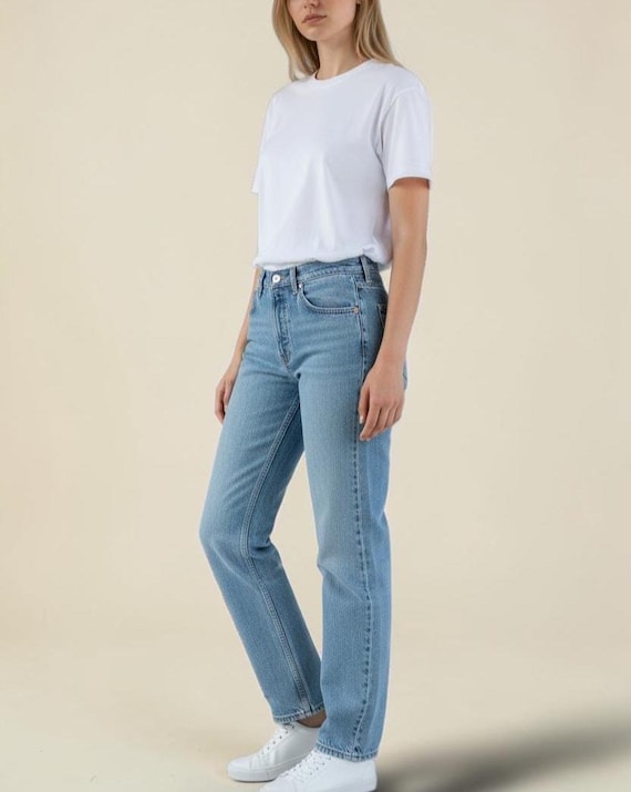 Vintage Levi's 505 Jeans: Faded Medium Blue Light Wash (Size 28)