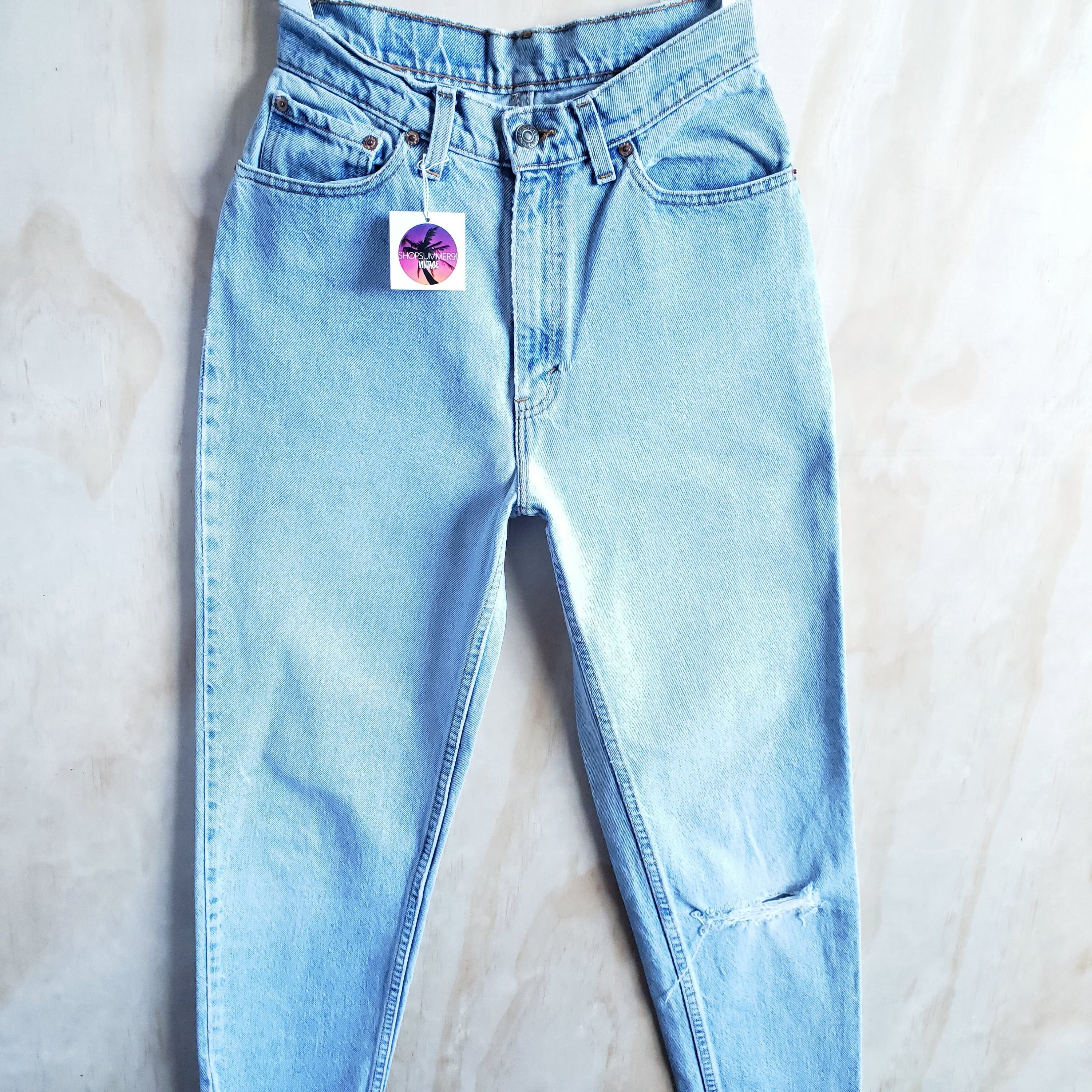 levi ripped mom jeans