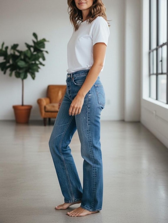 Size 25 26 Custom Vintage Levi's 501 Button Fly Jeans in Faded Blue