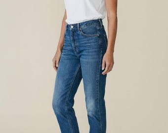 Vintage Levis 501 Button Fly Jeans Size 27 Deep Dark Faded Blue with Whiskering