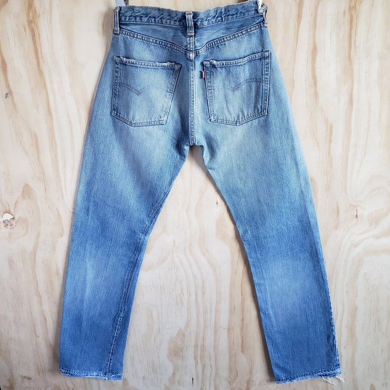 levi's 501 faded blue