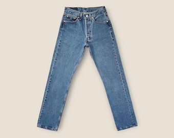Size 25 Vintage Levi's 501 Button Fly Jeans in Faded Medium Blue