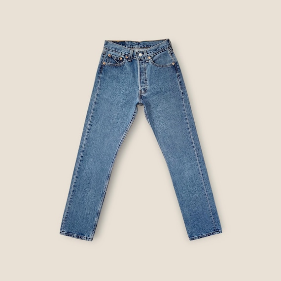 Size 25 Vintage Levi's 501 Button Fly Jeans in Faded Medium Blue