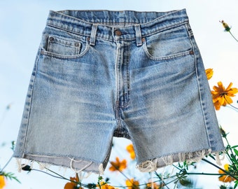 Vintage Levi's 505 Cut off Shorts Größe 29 30 in Faded Blue