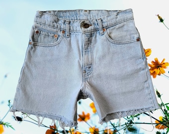 vintage Levi's 550 cut off short taille 26 en délavage clair | Article n° 503