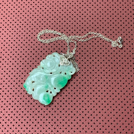 Vintage Jadeite pendant sterling silver necklace - image 1