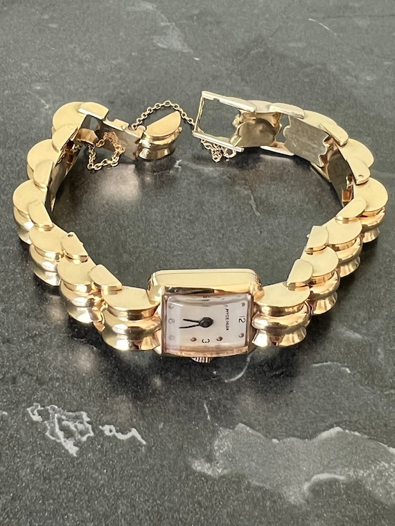 New item! 14k yellow gold vintage watch