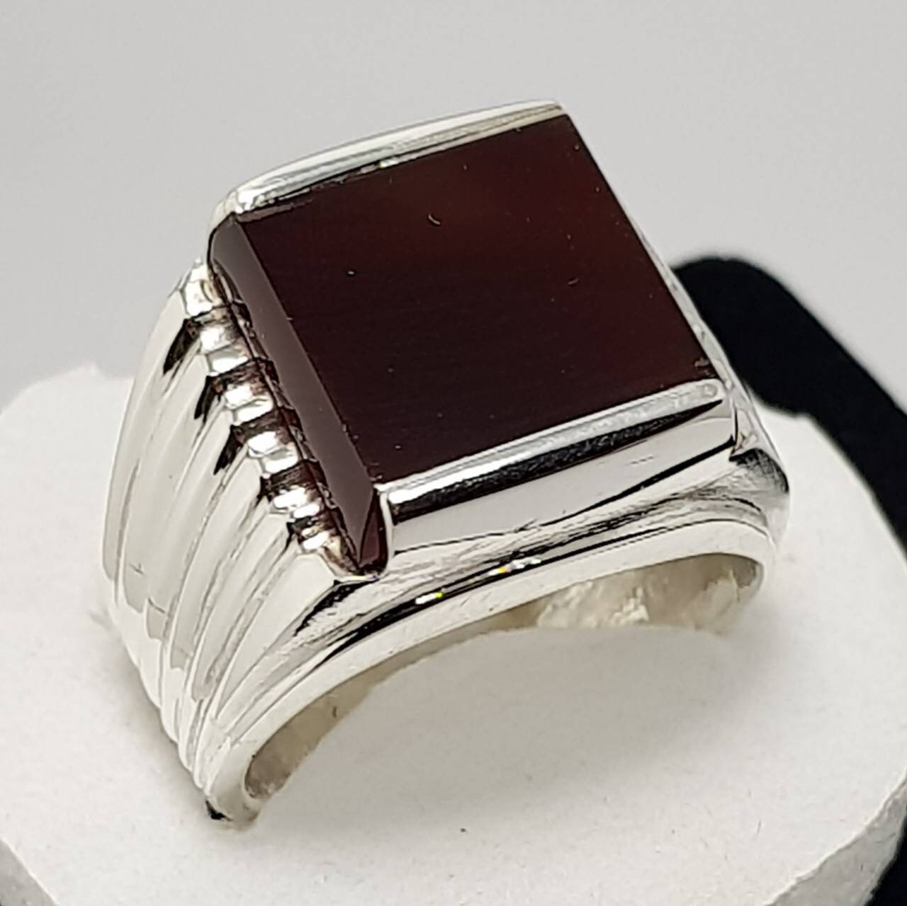 Square aqeeq best sale rings