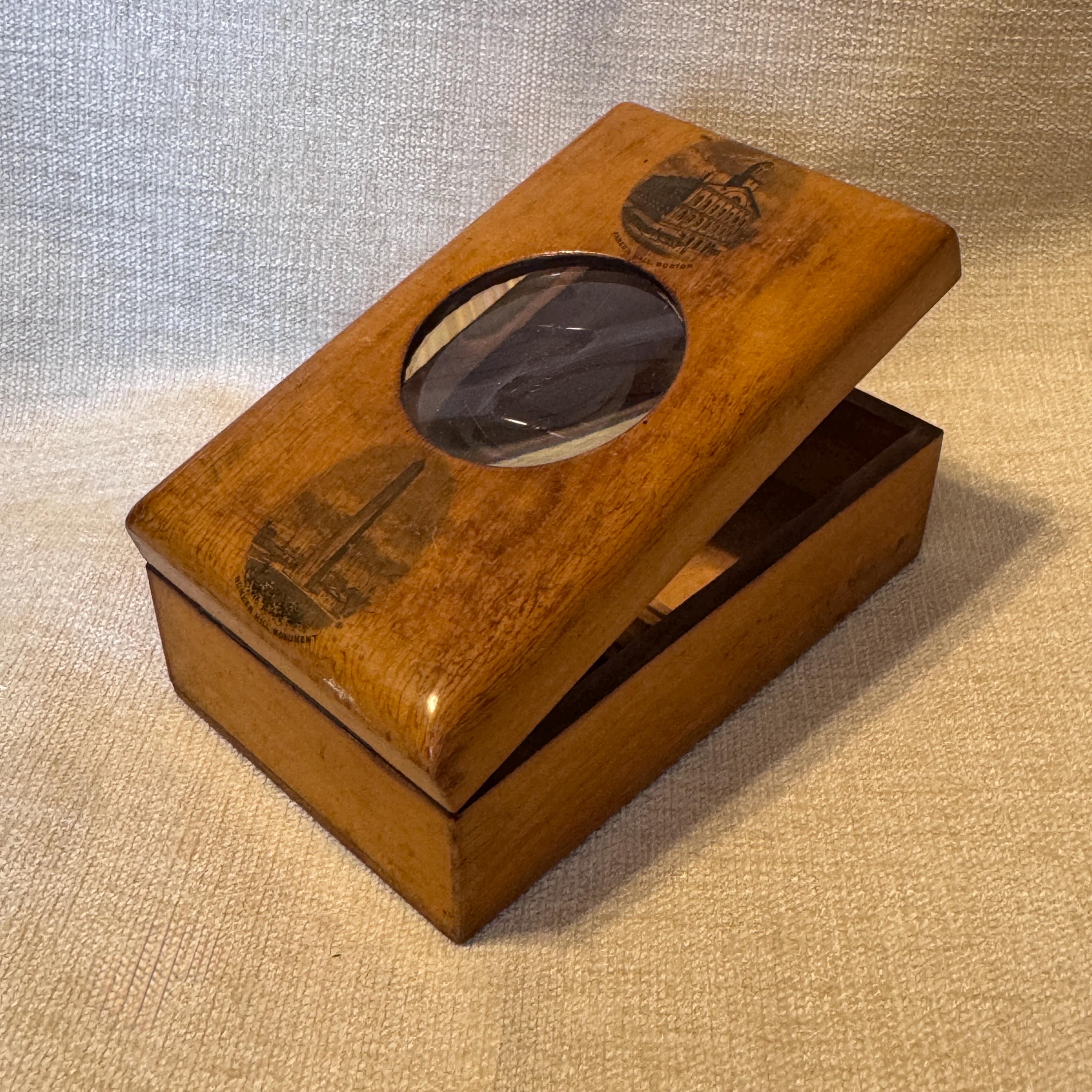 Graphoscope mono et stéréo en bois noirci à décor de rinceaux et feuillages | La Valise Arlésienne