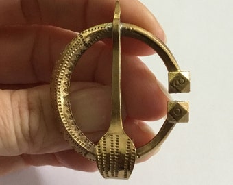 Vintage finnische Kilt-Clip-Brosche aus vergoldetem Metall