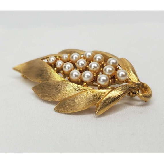 Vintage JJ Leaf Brooch Gold Tone Faux Pearl Figur… - image 10