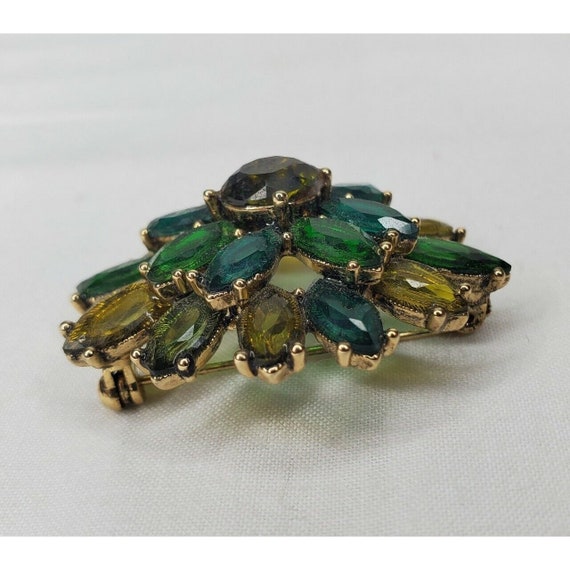 Vintage Brooch Green Rhinestones Gold Tone Dome… Gem