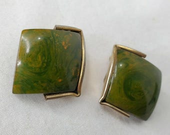 Vintage bakelieten clipoorbellen marmergroen werveling goudkleurig deco jaren 70