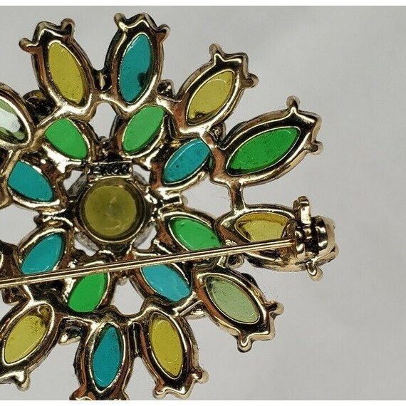 Vintage Brooch Green Rhinestones Gold Tone Dome… Gem