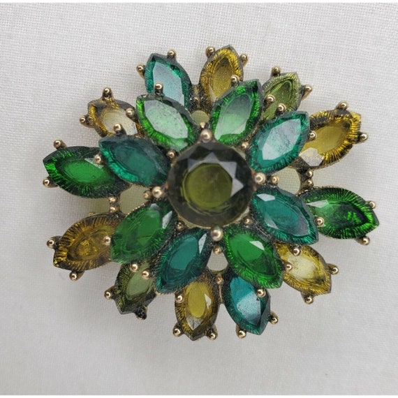 Vintage Brooch Green Rhinestones Gold Tone Dome… Gem