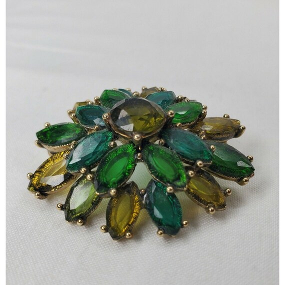 Vintage Brooch Green Rhinestones Gold Tone Dome… Gem