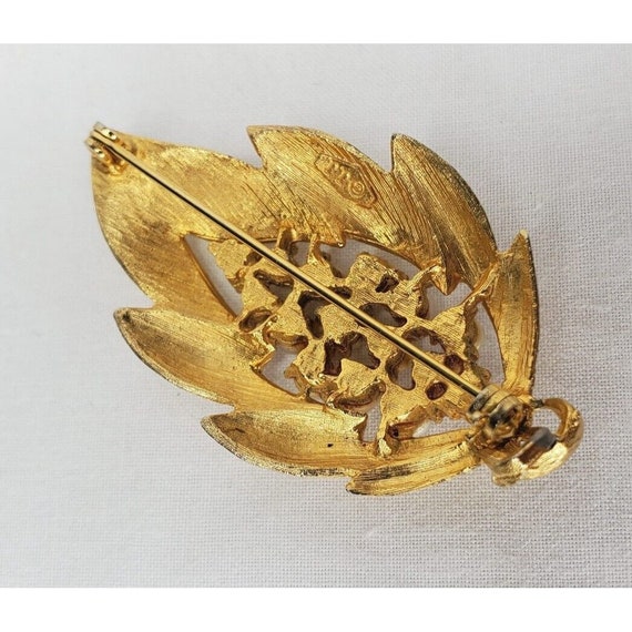 Vintage JJ Leaf Brooch Gold Tone Faux Pearl Figur… - image 5